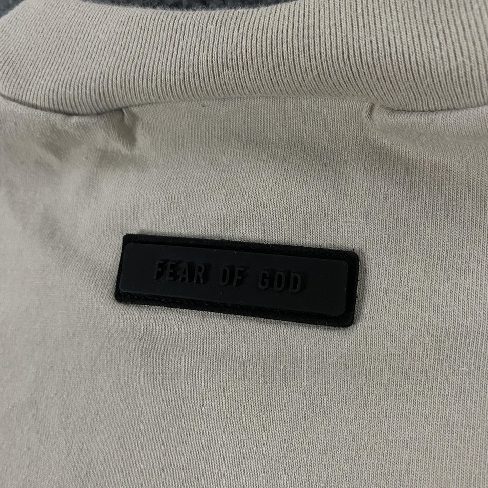 Fear Of God Essentials T-Shirt Mens Small Beige Relaxed Fit Logo Tee Crewneck - Picture 8 of 11